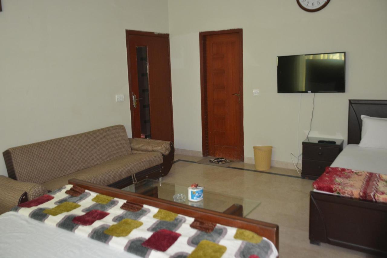 Hôtel The Travelers Den à Islamabad Extérieur photo