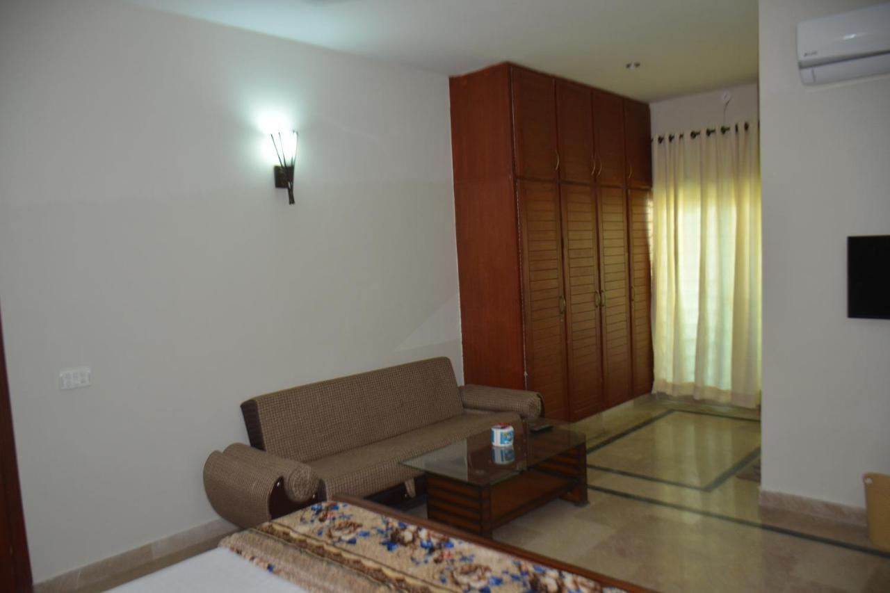 Hôtel The Travelers Den à Islamabad Extérieur photo